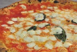 ナポリのピザと夜景ツアー