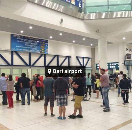 バーリ空港